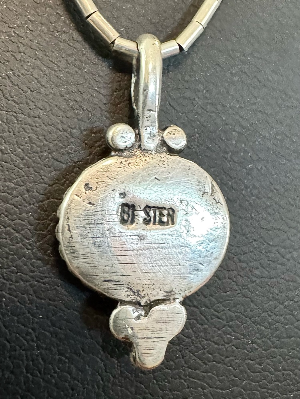 Native American Sterling ‘Liquid Silver’ Mother of Pearl Necklace - Picture 7 of 9